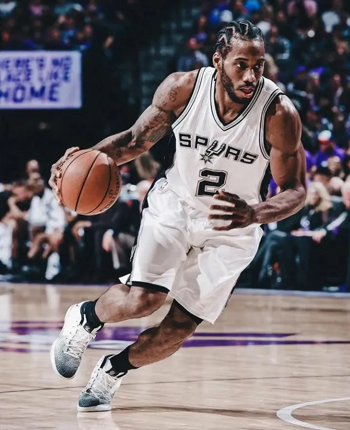 穆古鲁扎连续七场比赛得分超过出色防守，FPX不断突破！赛场气氛高涨的简单介绍