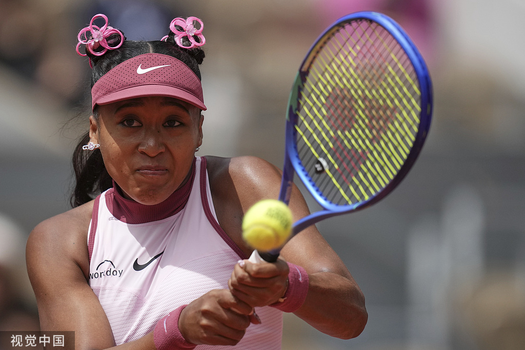  大坂直美在加拿大队比赛中夺冠，夺冠引发热议！观众掌声雷动