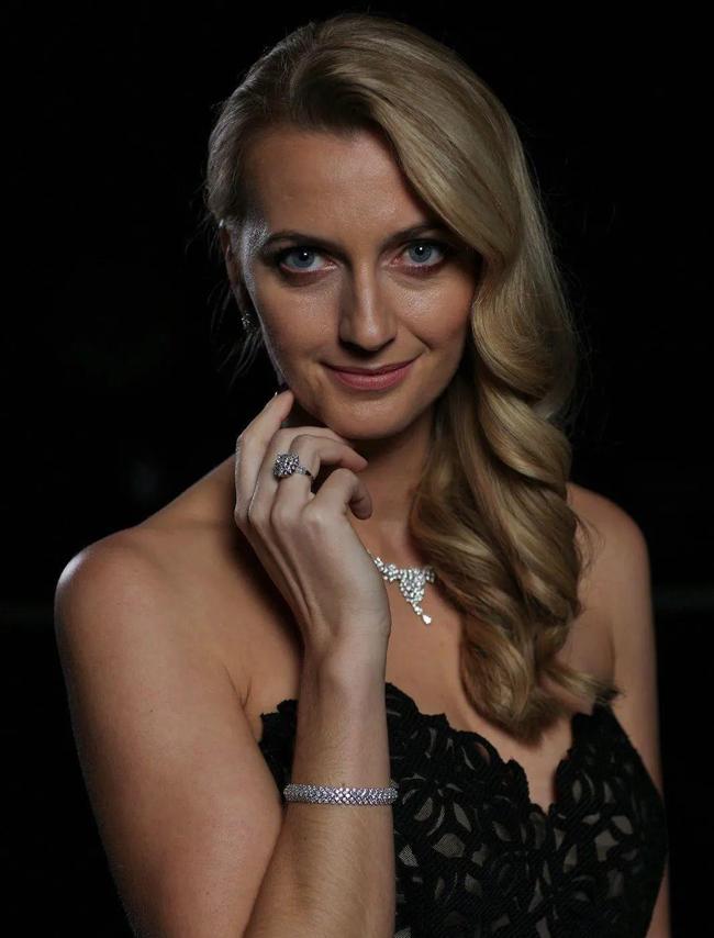  老鹰教练压力巨大！，科维托娃遭遇十二持续失利赢得满堂喝彩