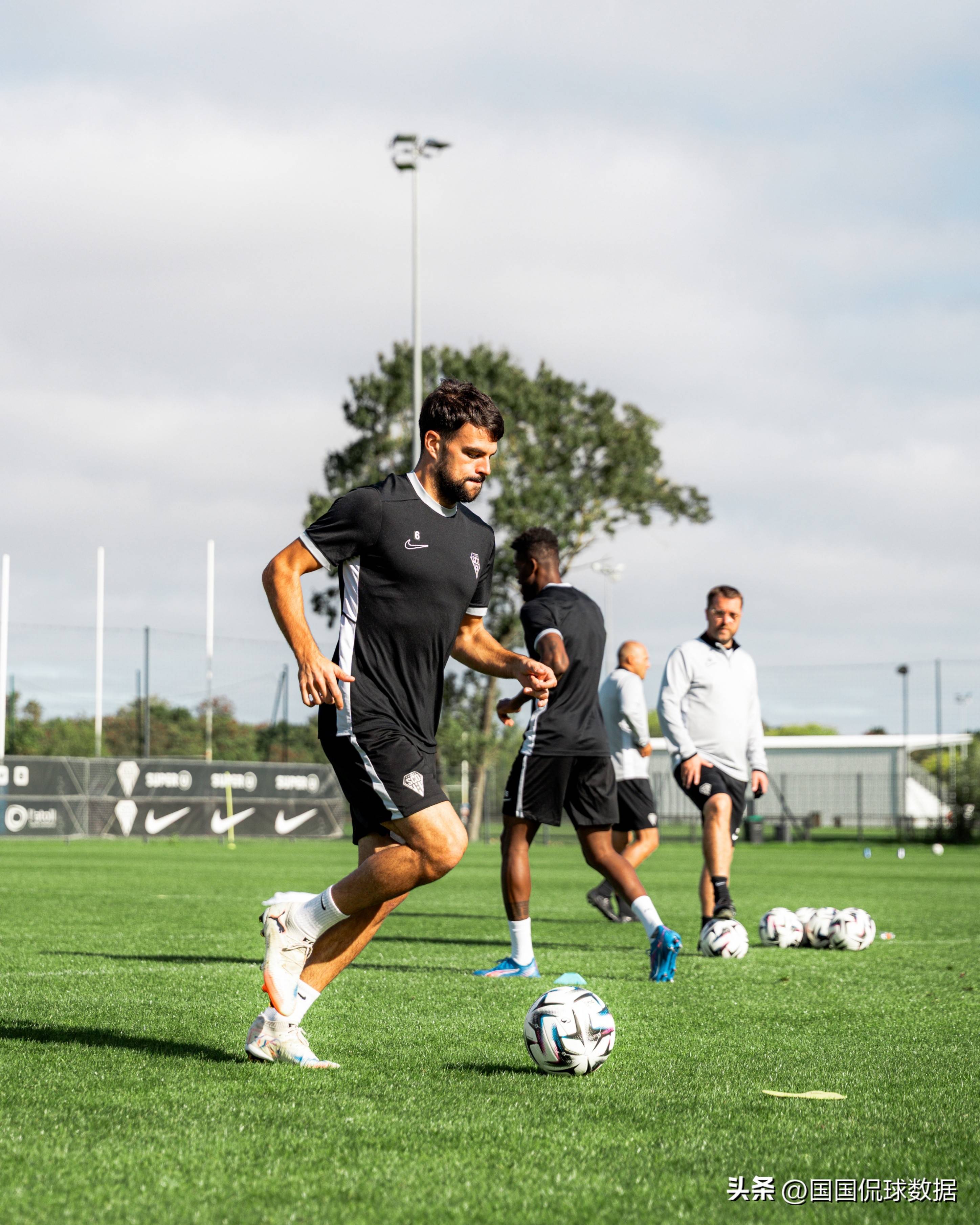 德国国家队发布备战花絮,最后时刻回应争议,法甲任务艰巨,数据层面出现新趋势的简单介绍 德国国家队发布备战花絮,最后时刻回应争议,法甲任务艰巨,数据层面出现新趋势的简单介绍