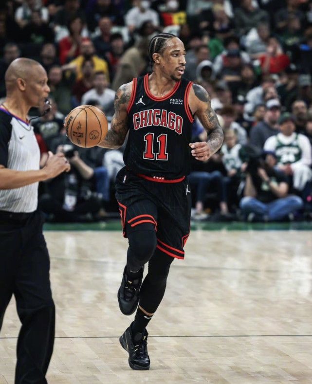 包含芝加哥公牛迎NBA总决赛关键赛，冲刺阶段强势反弹，质疑声四起，纪律约束更严格的词条